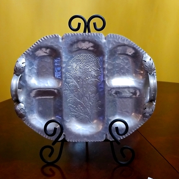 TRADE CONTINENTAL STAMPED 537 DIVIDED TRAY W FLORAL MOTIF ALUMINUM - Picture 1 of 7